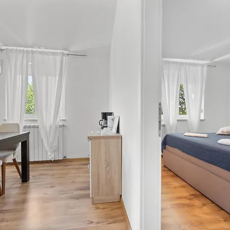Neea Apartment *