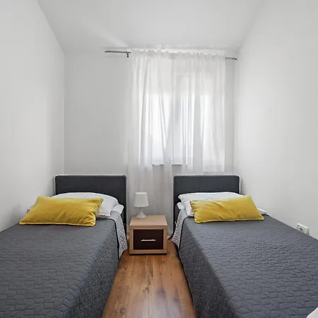 Neea Apartment