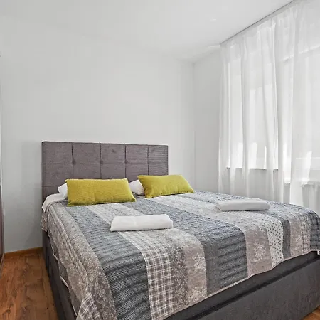 Neea Apartment *