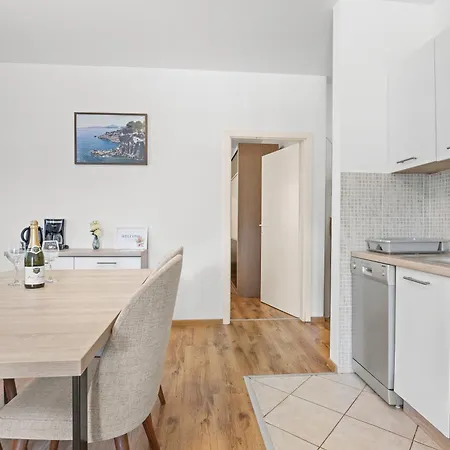 Neea Apartment *