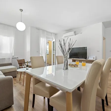 Lägenhet Neea Medulin