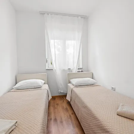 Lägenhet Neea Medulin