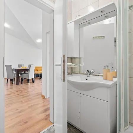 Neea Apartment